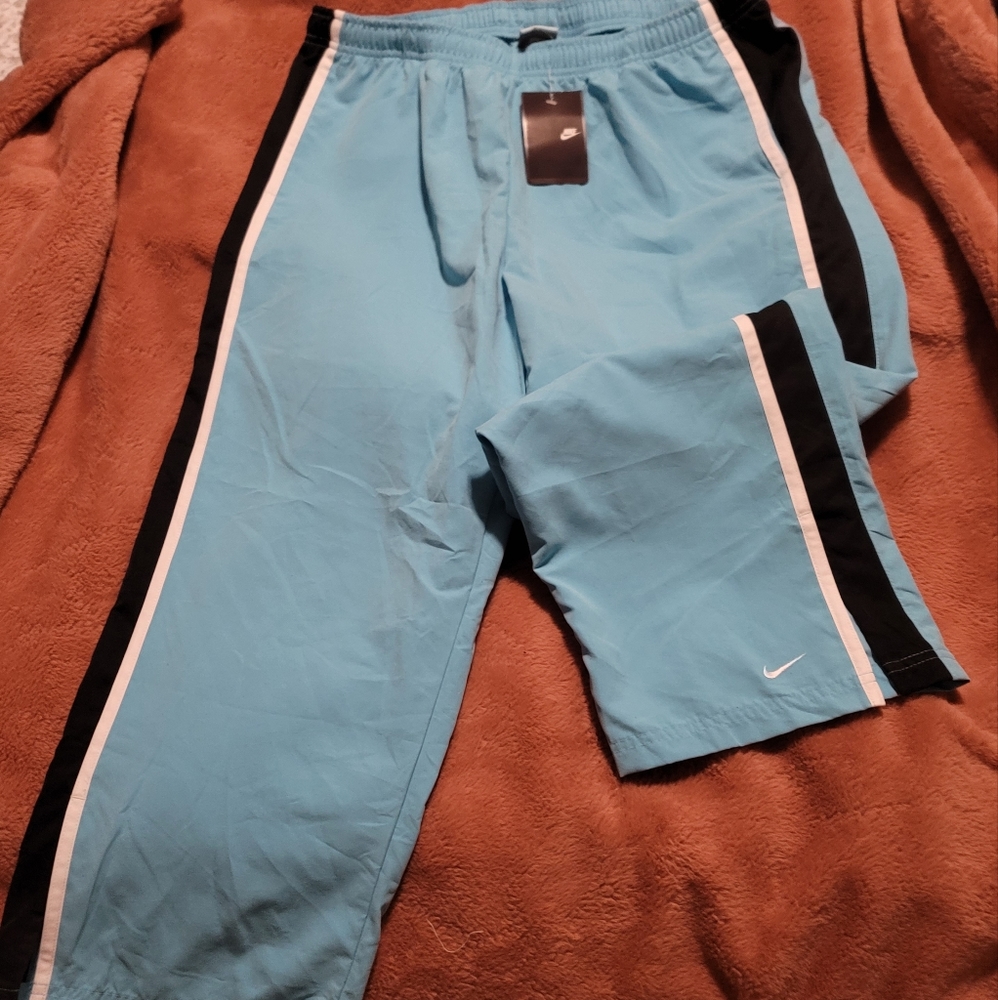 Women’s XL Nike Capri Workout Pants (Brand-new w/Tags)